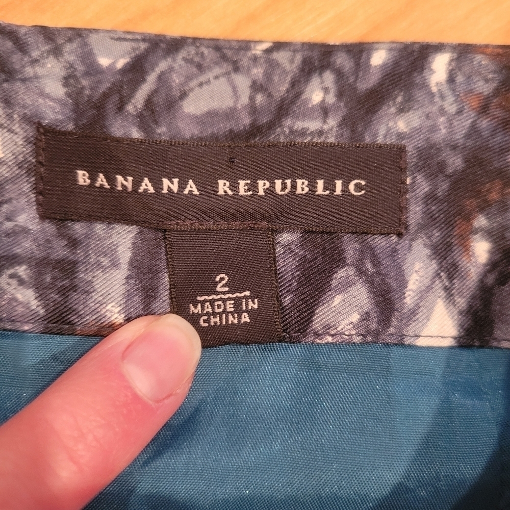 Banana Republic silk bubble skirt size 2 - Picture 3 of 6